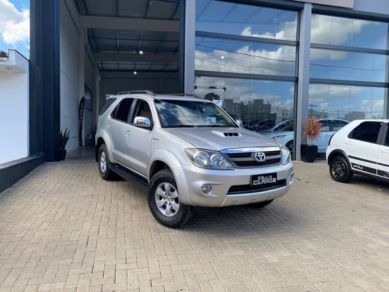 TOYOTA HILUX SW4 3.0 SRV 4X4 16V TURBO INTERCOOLER DIESEL 4P AUTOMÁTICO